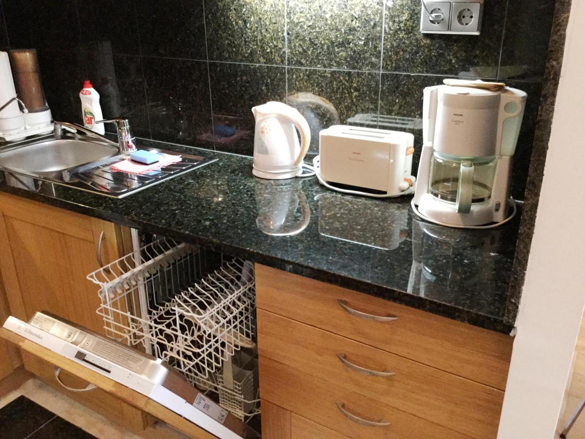 カラーズ アパートメンツ ブダペスト 部屋 写真
